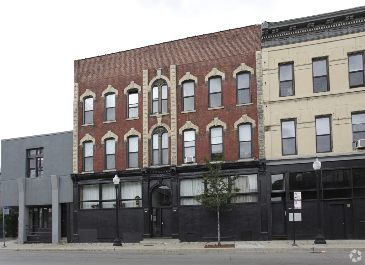 Building Photo - 1836-1838 S Halsted St