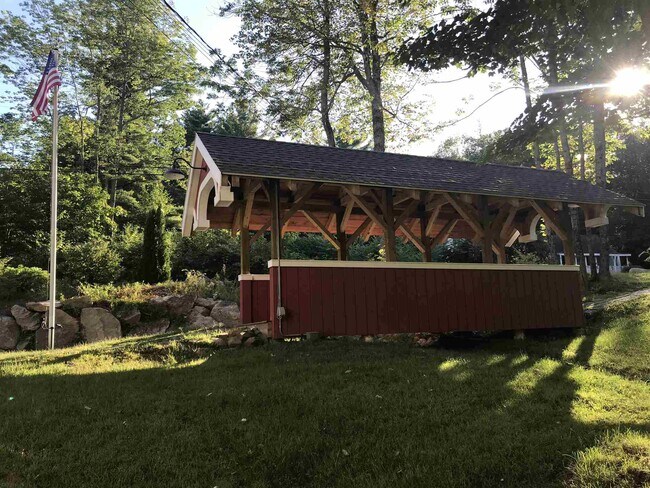 Foto del edificio - 492 Alton Mountain Rd