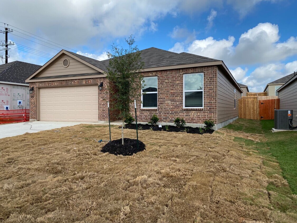 Primary Photo - Modern Single Family Home in New Braunfels