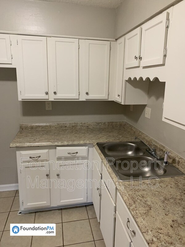 Building Photo - 3380 Burgess Dr