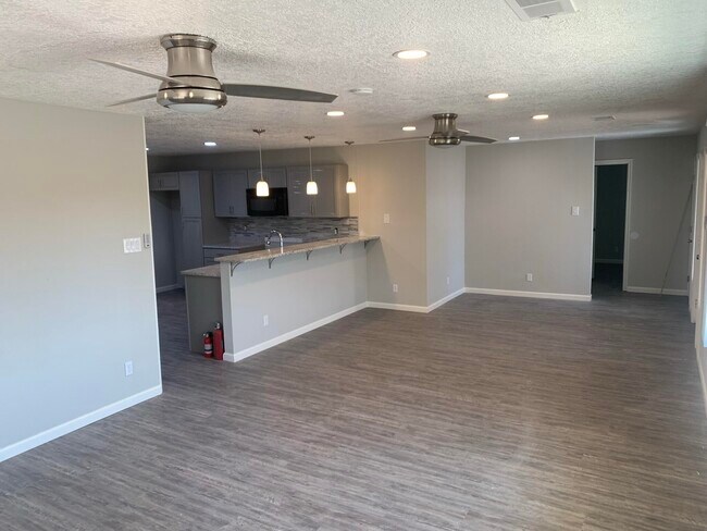 Foto del edificio - 240 60th St NW
