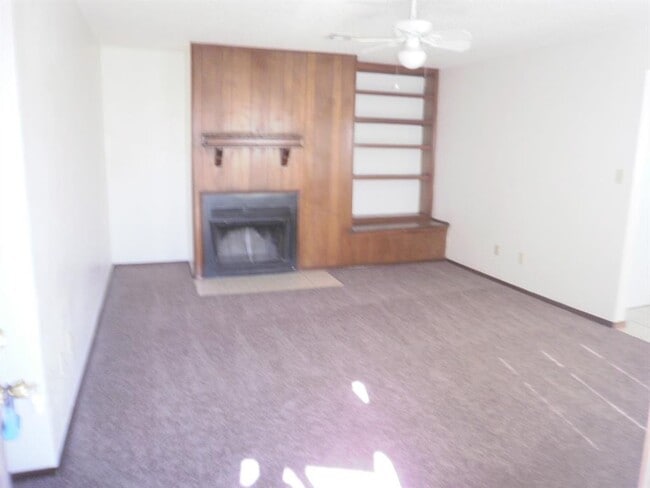 Building Photo - 304 Chalmette Dr