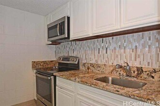 Building Photo - 1541 Dominis St