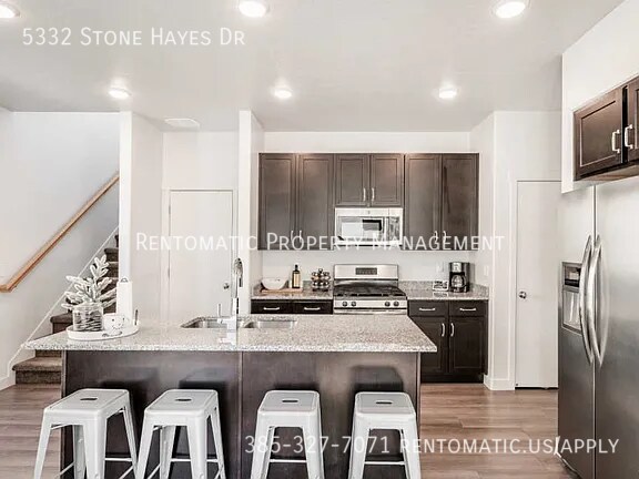 Foto del edificio - 5332 Stone Hayes Dr