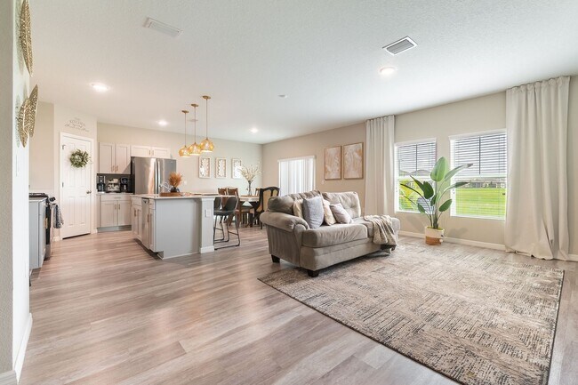 Building Photo - Stunning, Pet-Friendly, 4 Double bedroom, 2.5 Bathroom Home in Crosswind Point, Parrish