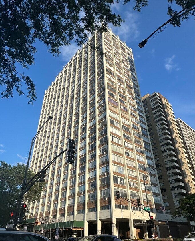 Primary Photo - 6171 N Sheridan Rd