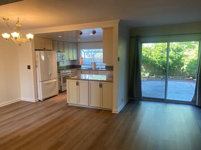 Building Photo - 659 Libra Ln