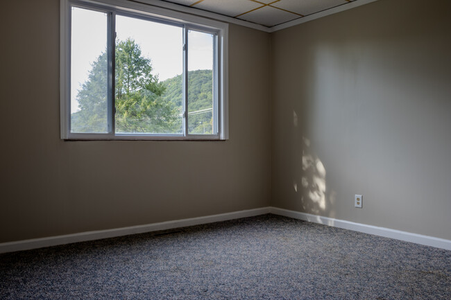 Bedroom - 1222 Main Ave