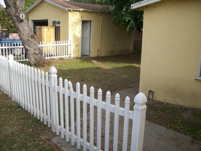 Foto del edificio - 7025 Dinwiddie St