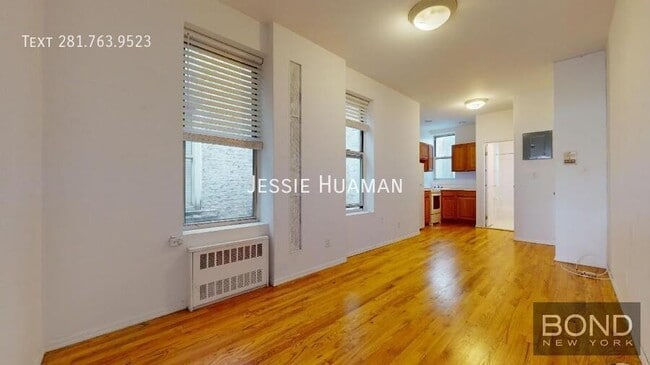 Building Photo - 26 King St