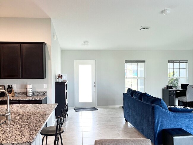 Foto del edificio - 3 Bedroom Single Family Home in Cape Coral