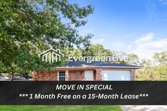 Building Photo - 1501 Shady Ln