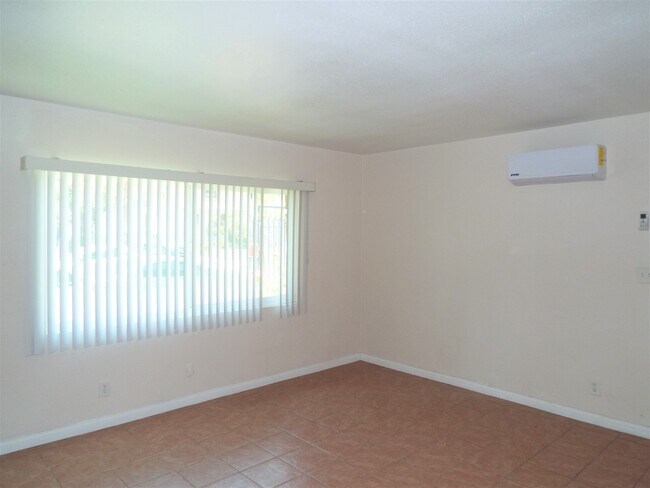 Living Room - 7638 Milton Ave