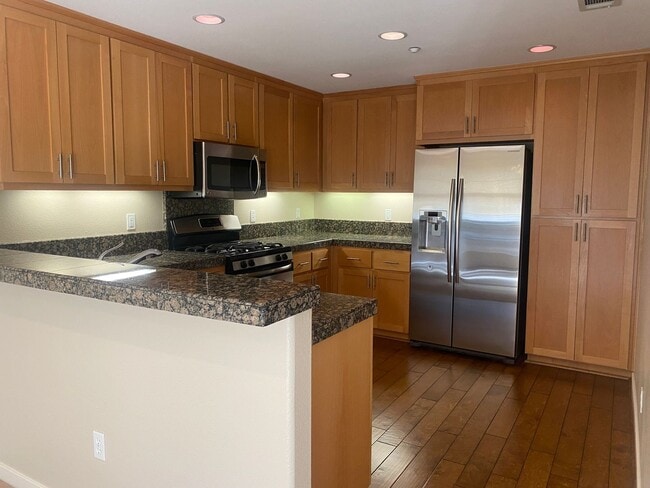 Building Photo - 3 BD/3.5 BA Townhouse in downtown Livermore Station, No Pets