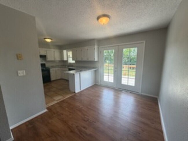 Foto del edificio - 20380 Simmons Rd