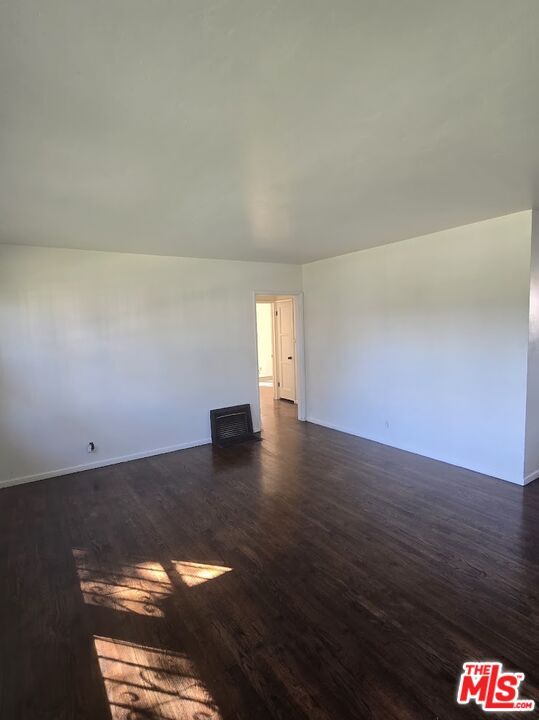 Foto del edificio - 3311 1/2 W 78th St