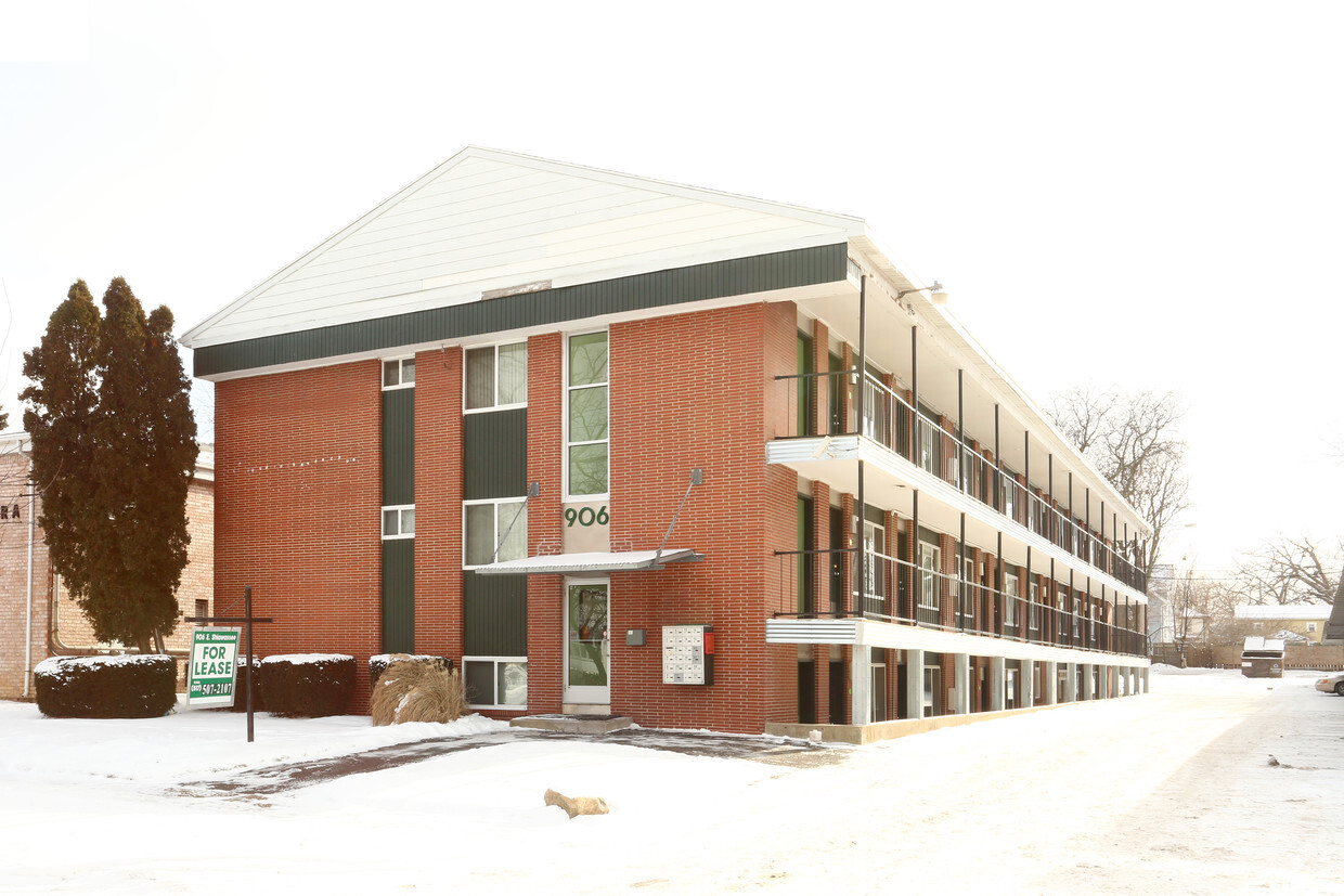 Primary Photo - Shiawassee Apartments