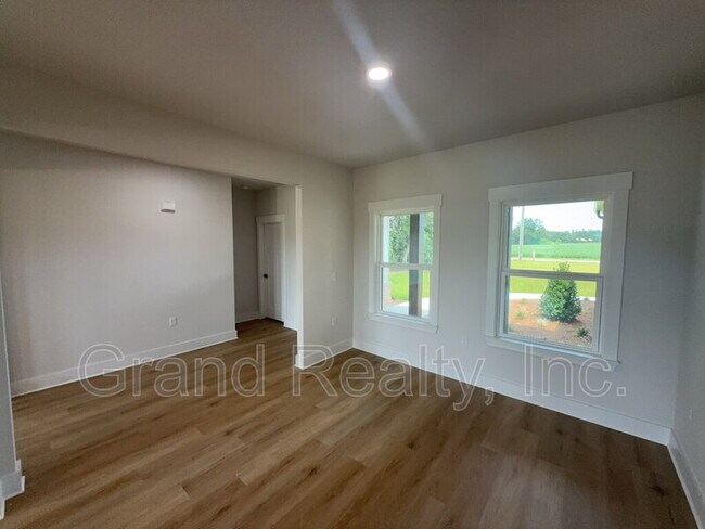 Building Photo - 9351 Salter Rd