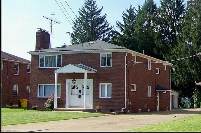 Building Photo - 7124 Glendale Ave