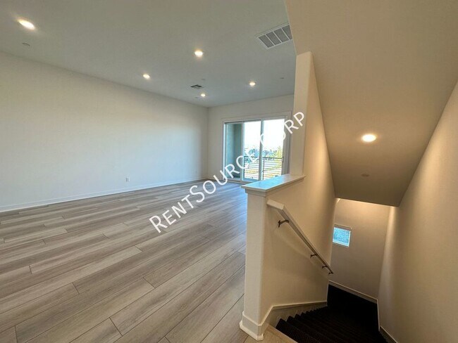 Building Photo - New Construction 2 Bedroom Townhome with S...
