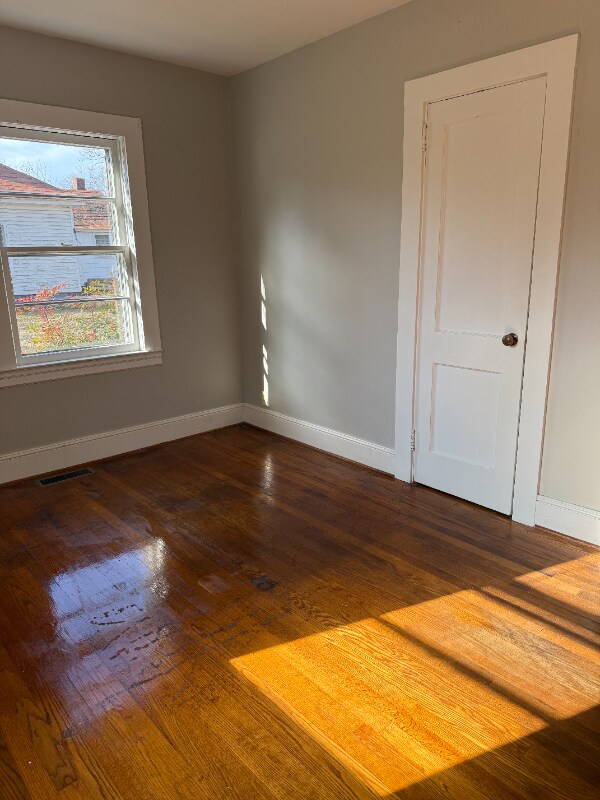 Foto del edificio - 435 E Meadow Rd