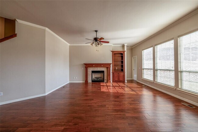 Foto del edificio - 2725 Fairfield Dr
