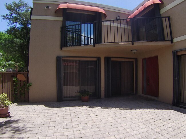 Foto del edificio - 8116 Severn Dr