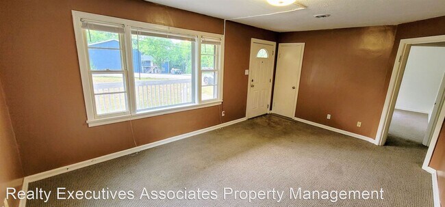 Foto del edificio - 2 br, 1 bath House - 126 Ingersoll Avenue,...