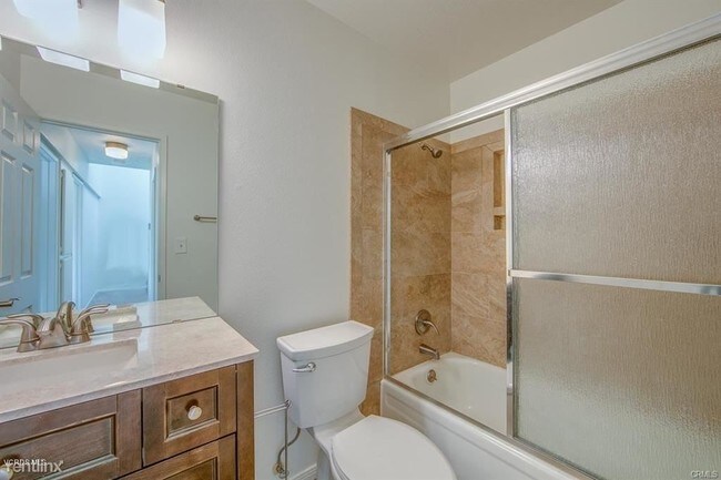 Building Photo - 3 br, 2 bath Townhome - 29721 Canwood St