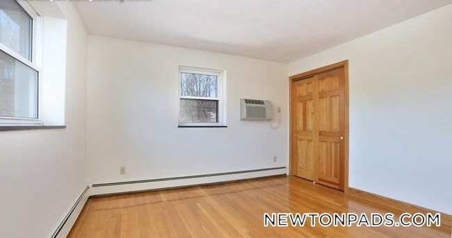 Building Photo - 268 Grove St