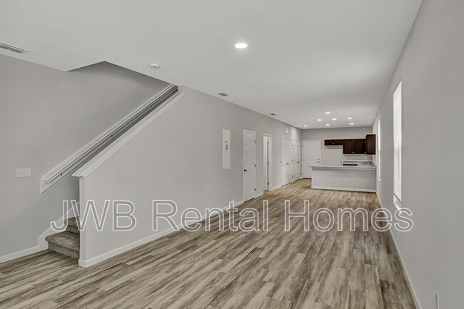 Building Photo - 715 Pippin St