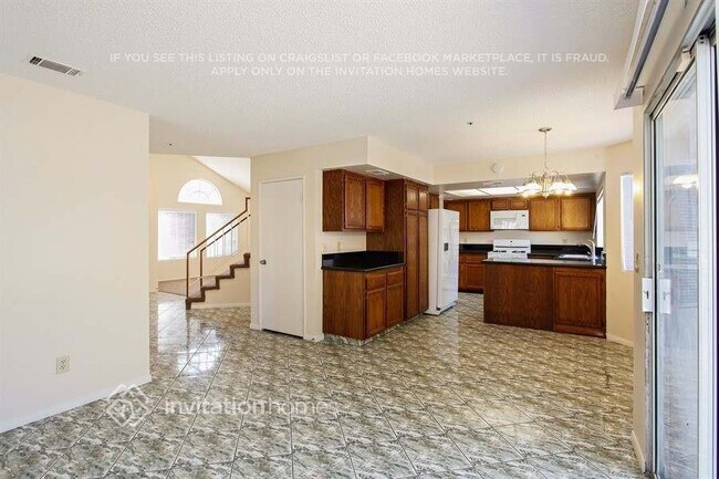 Foto del edificio - 18274 Montgomery Ave