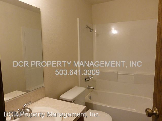 Building Photo - 6732 SW 196th Ave