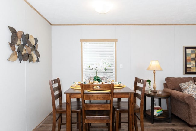 Building Photo - 696 Tara Rd