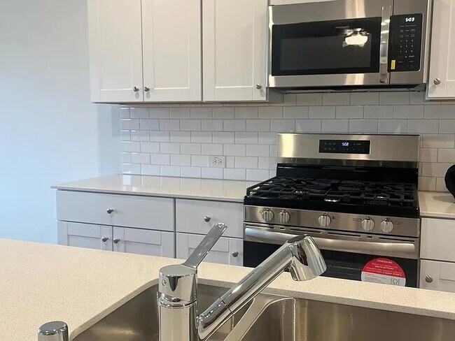 Foto del edificio - 1504 Van Gogh Dr