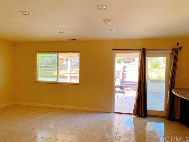 Foto del edificio - 8156 Hillside Rd