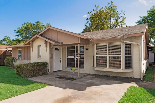 Building Photo - 4319 Birch Dr