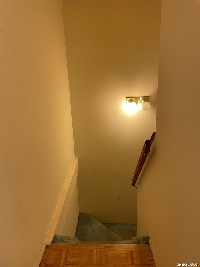 Foto del edificio - 136-17 Maple Ave