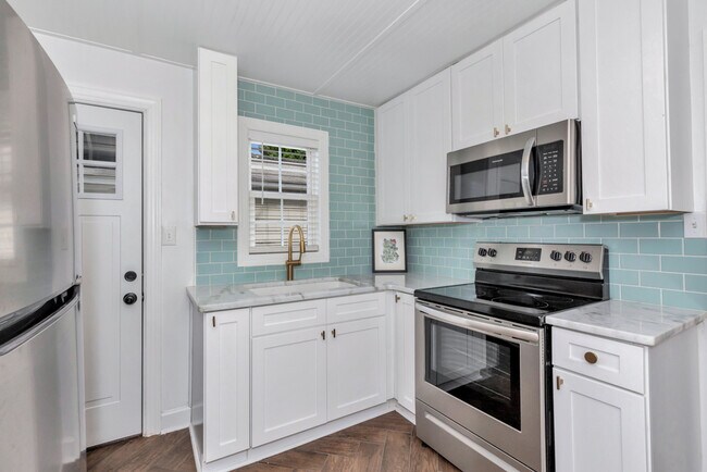 Building Photo - 1537 Mckinley Ave NE
