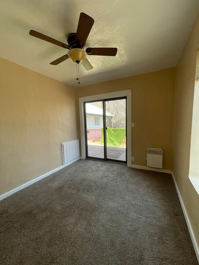 Foto del edificio - 615 Willow St