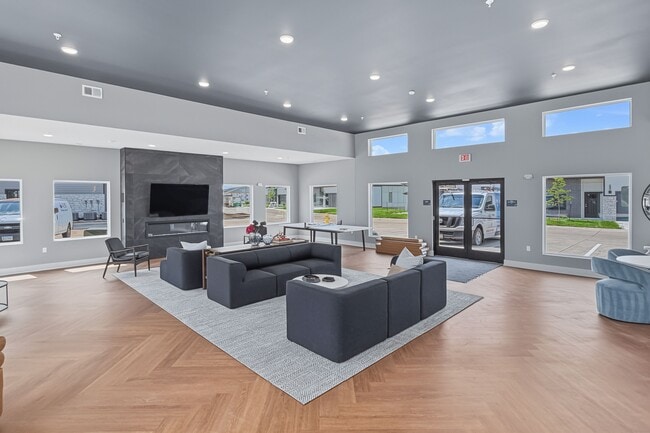 Building Photo - Callaway at Holland Pointe