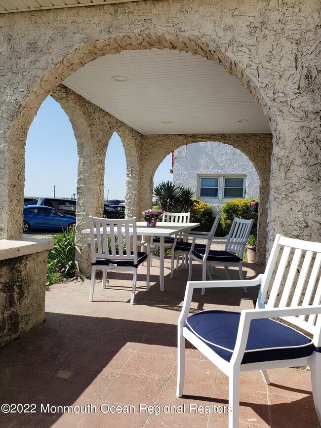 Foto del edificio - 705 N Ocean Ave