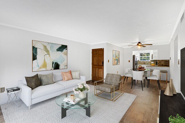 Foto del edificio - 4322 Lake Underhill Rd