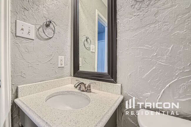 Foto del edificio - 220 Flatwood Dr