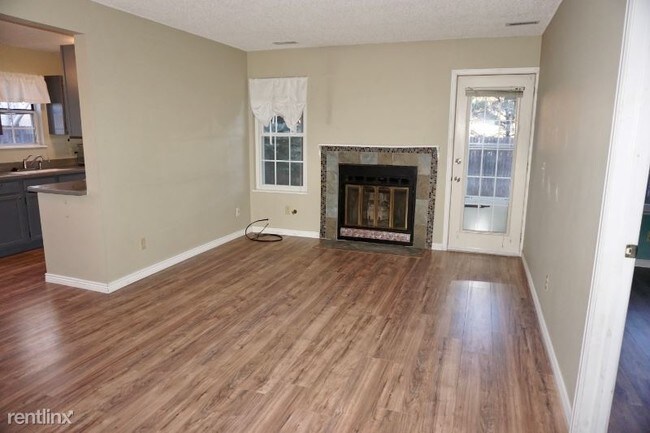 Building Photo - 2 br, 2 bath Townhome - 2109 Troy Ct
