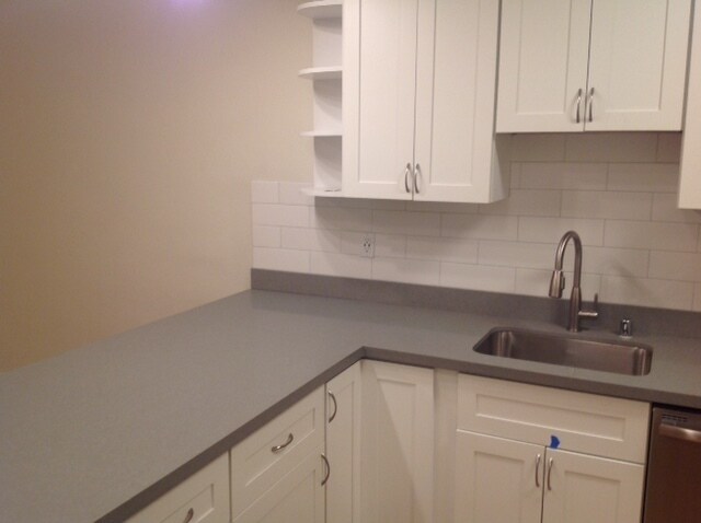 Foto del edificio - 3549 Lakeshore Ave