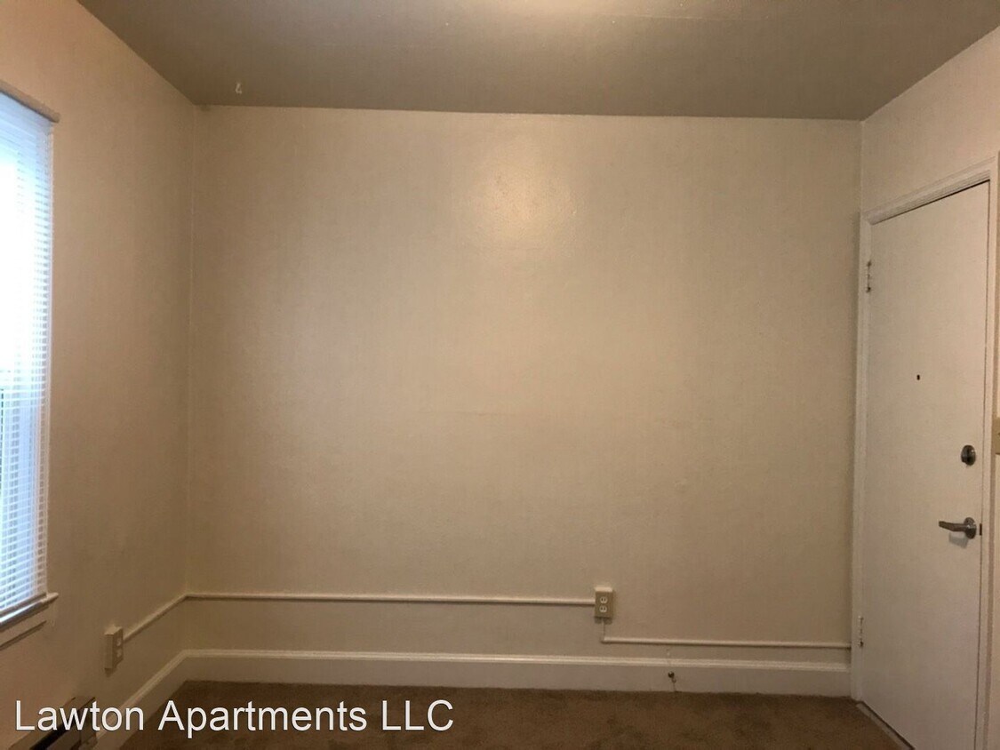 Primary Photo - 711 W Pine St