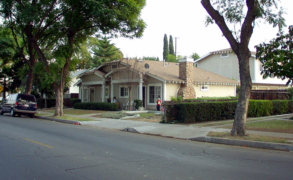 Primary Photo - 138 E Valencia Dr
