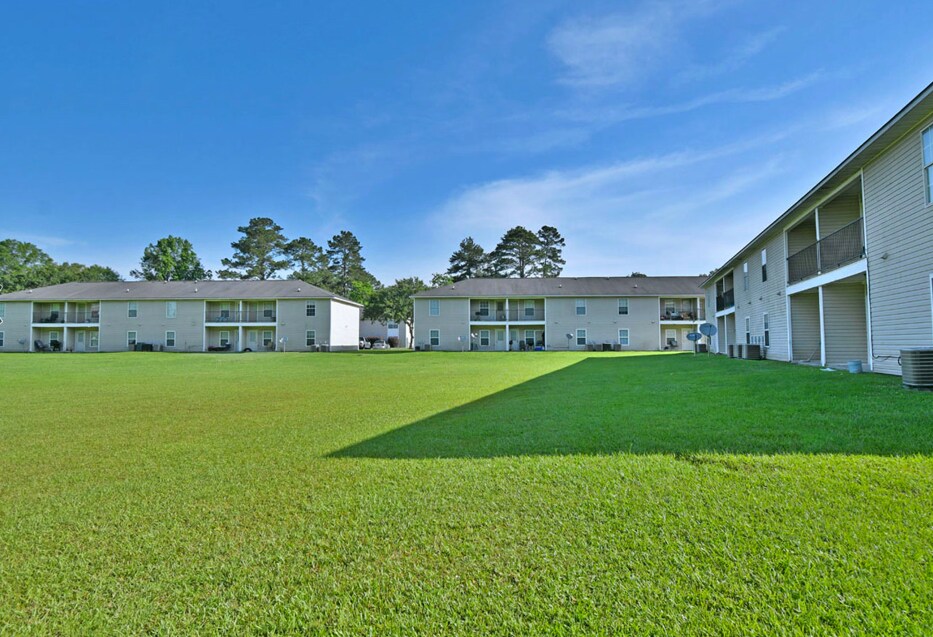 Spring Tree Apartments - 30600 La Hwy 16 Denham Springs, LA