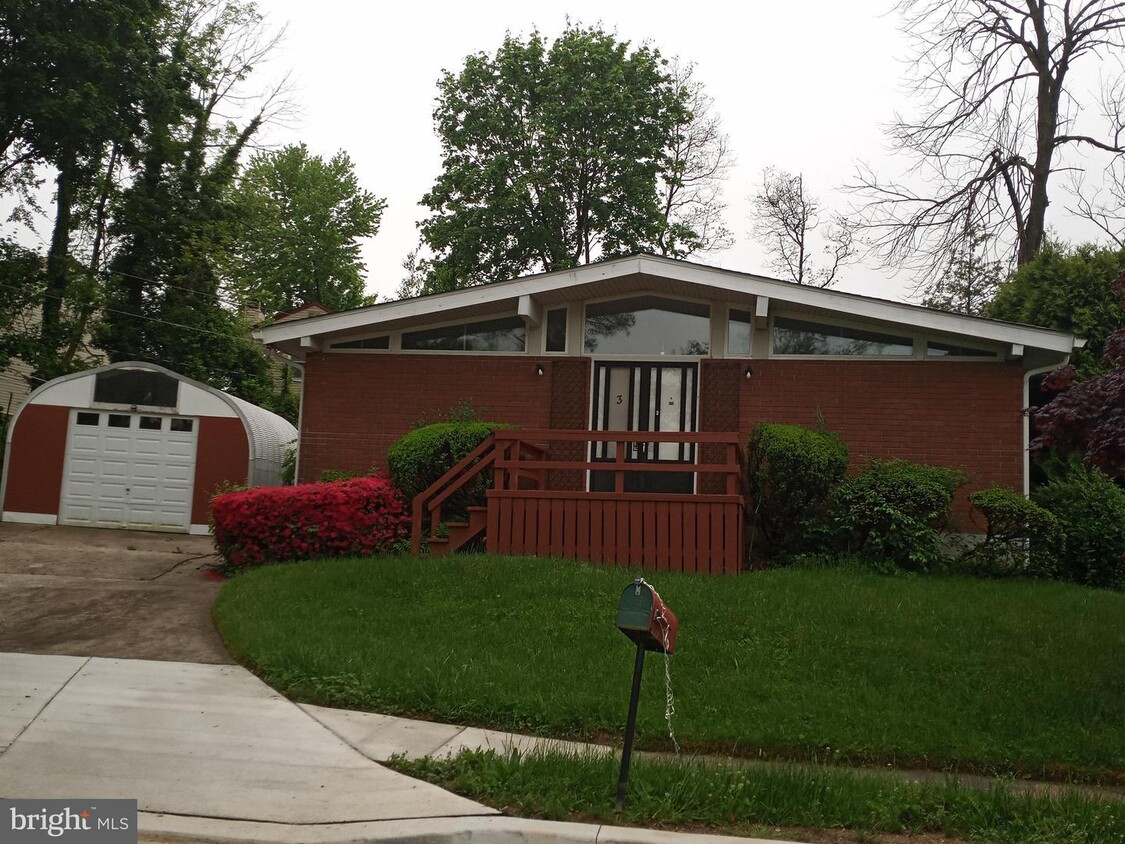 Primary Photo - 3 Arrowhead Ct